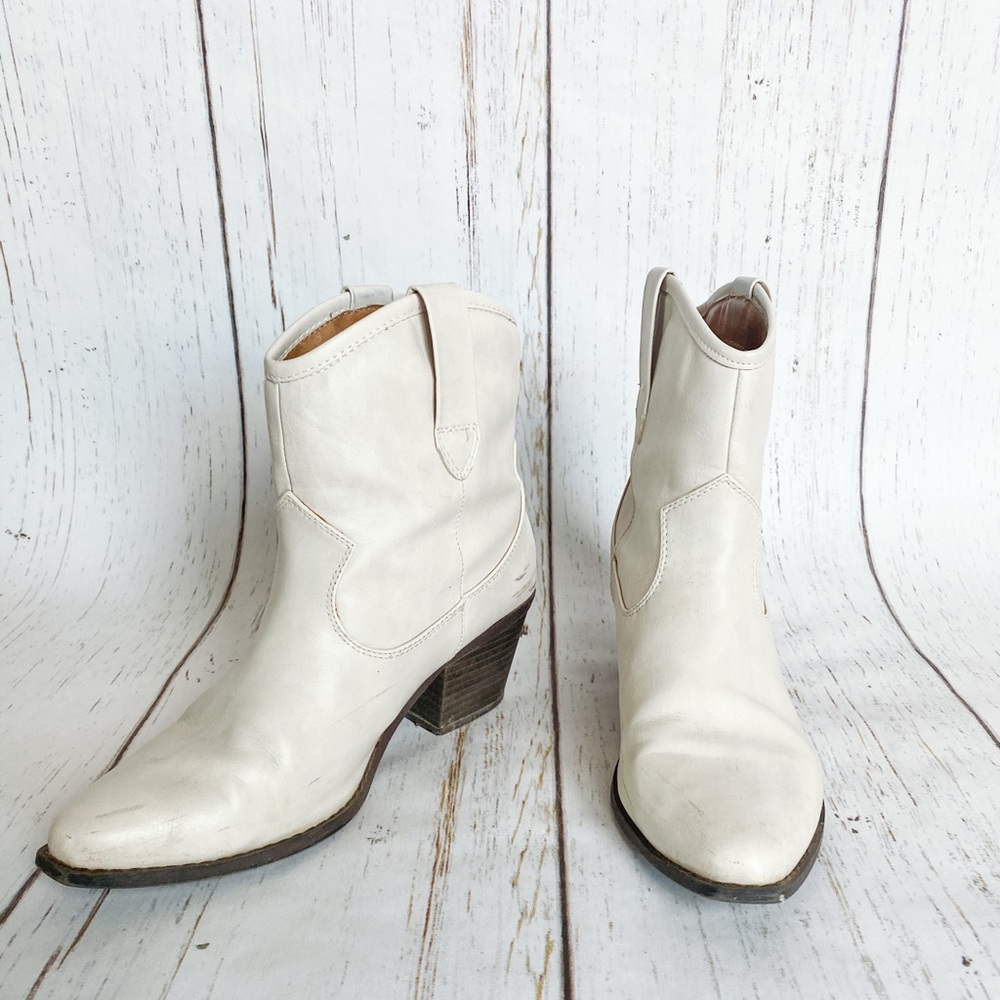 Cream Cowgirl Boots